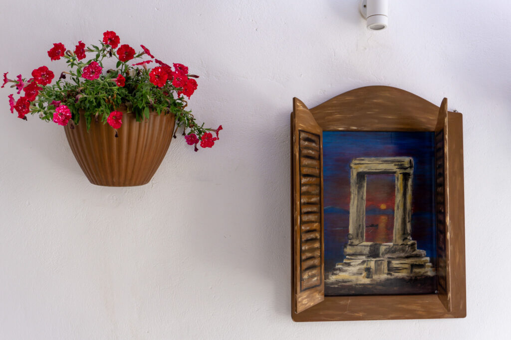 A white wall with decorations
